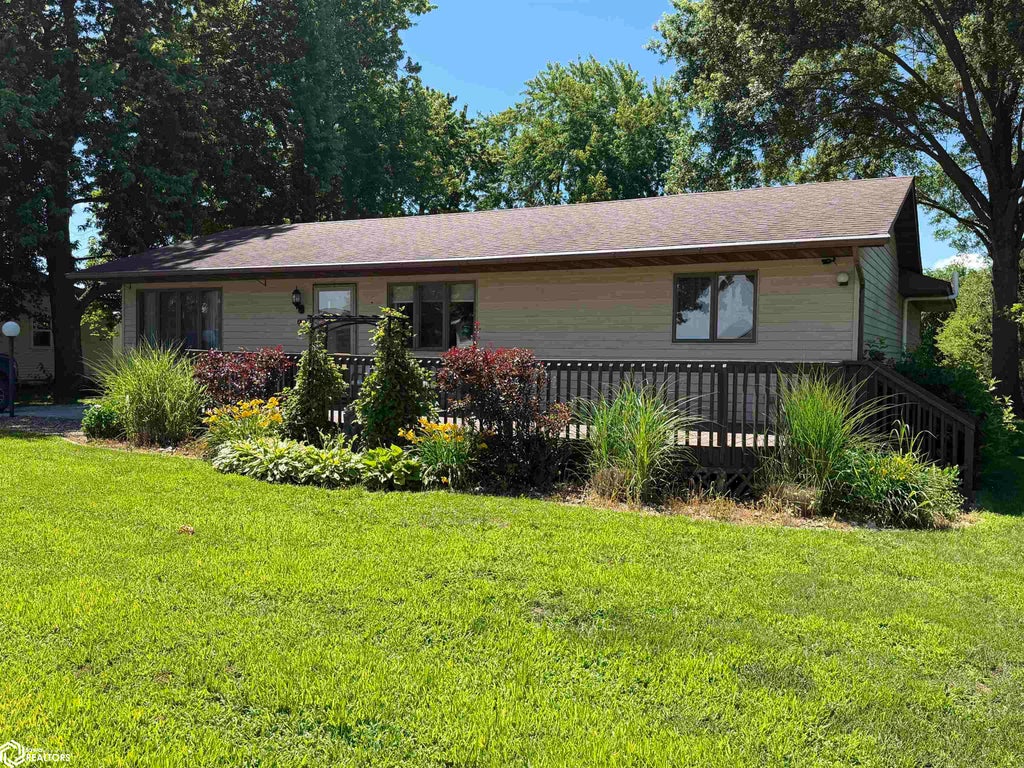 Photo of 415 E Railroad Street, Wayland, IA 52654 (MLS # 6339357)