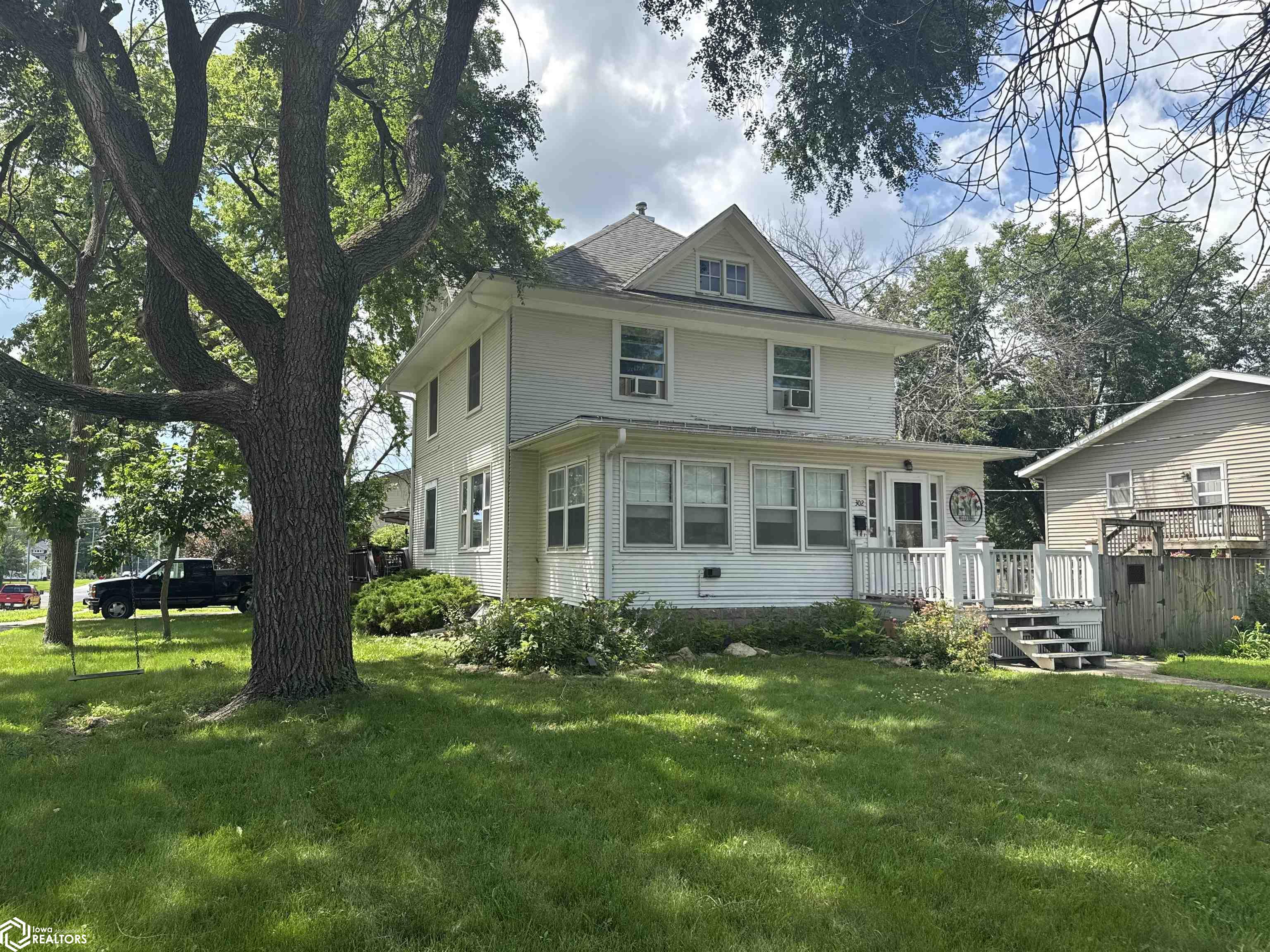 Photo 1 of 53 — 302 8th Street N, Humboldt, IA 50548