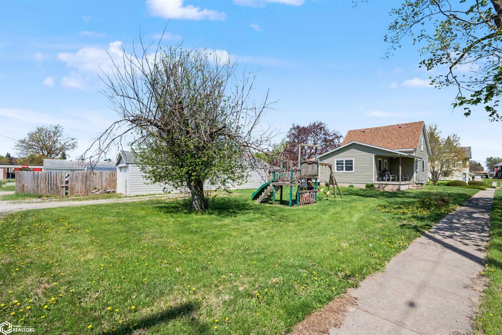 Photo of 106 N 2nd Street, Montezuma, IA 50171 (MLS # 6337550)