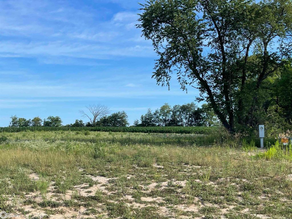Photo of Pin Oaks Lot 8, Mount Pleasant, IA 52641 (MLS # 6309313)