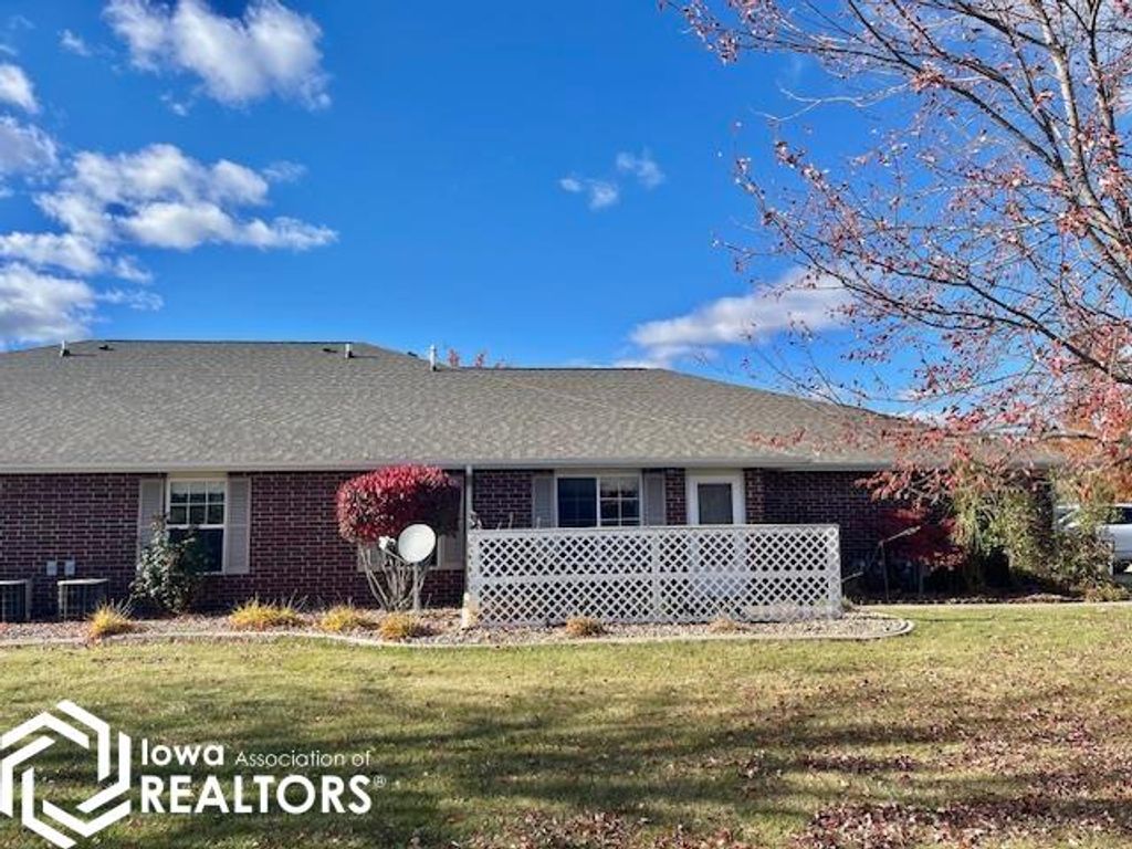 Photo of 1806 E Maple Grove Lane, Mount Pleasant, IA 52641 (MLS # 6333621)