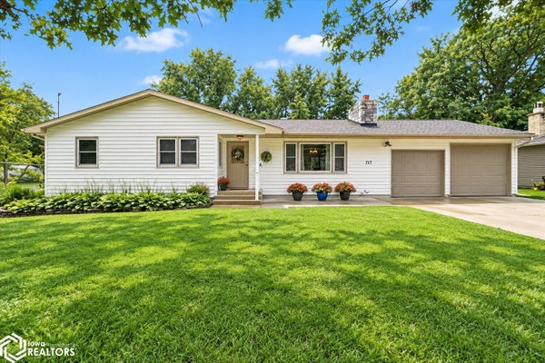 717 9TH AVE, ELDORA, IA 50627 - Image 2e552116155d7f44cc8a5d0f6d9df545/503419786