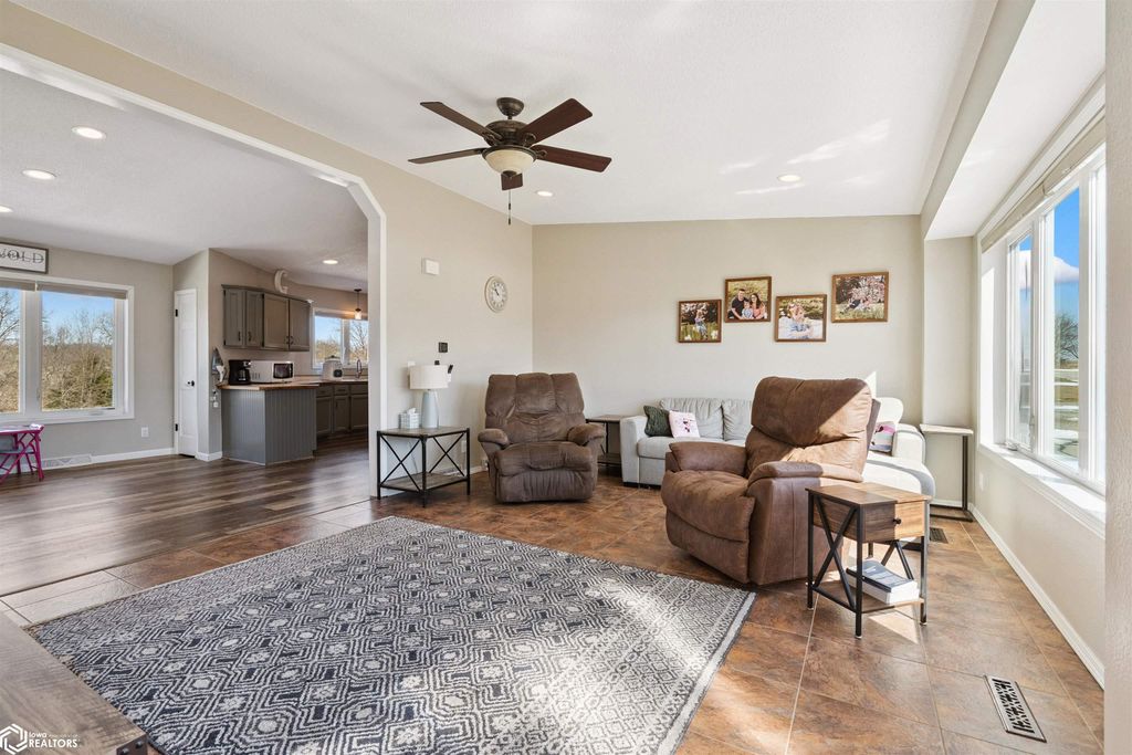 Photo of 2883 Henry Des Moines Avenue, Danville, IA 52623 (MLS # 6336496)