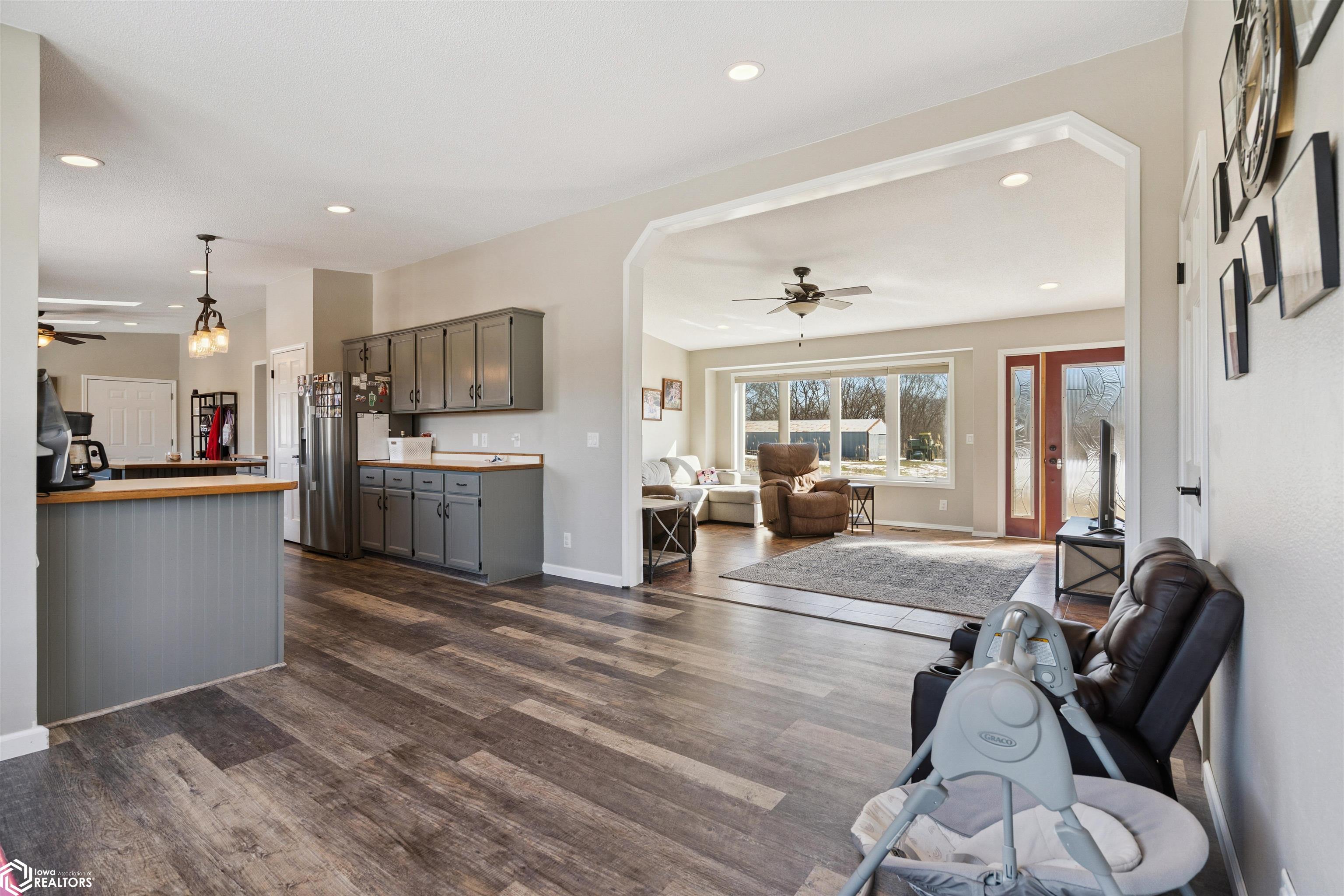 2883 Henry Des Moines Avenue