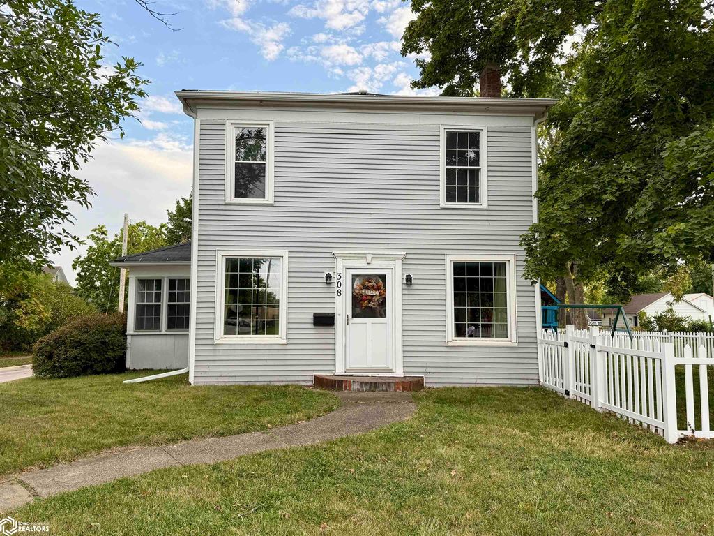 Photo of 308 E Washington Street, Mount Pleasant, IA 52641 (MLS # 6332489)