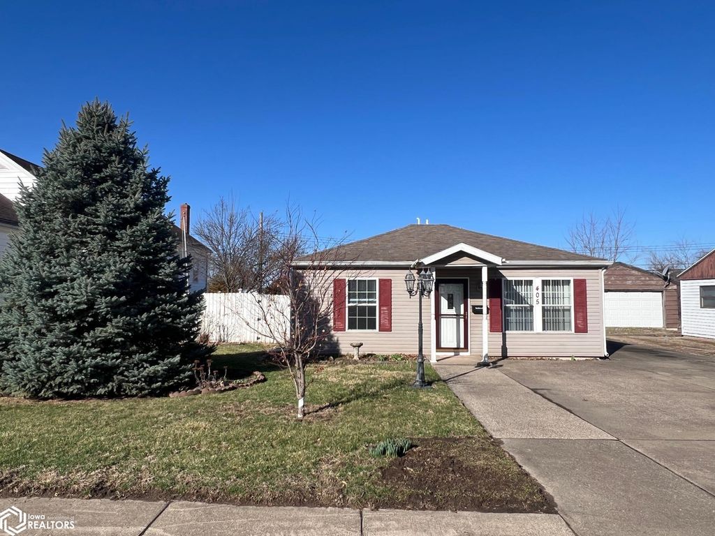 Photo of 405 Cottage Grove, West Burlington, IA 52655 (MLS # 6336310)