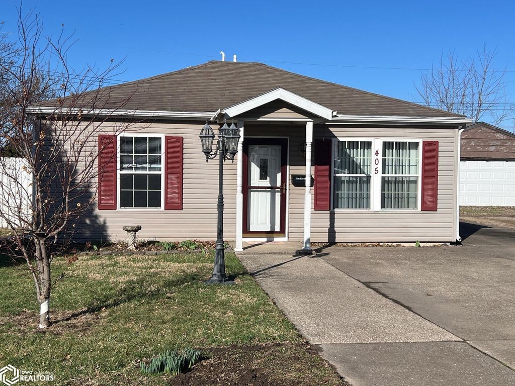 Photo of 405 Cottage Grove, West Burlington, IA 52655 (MLS # 6336310)