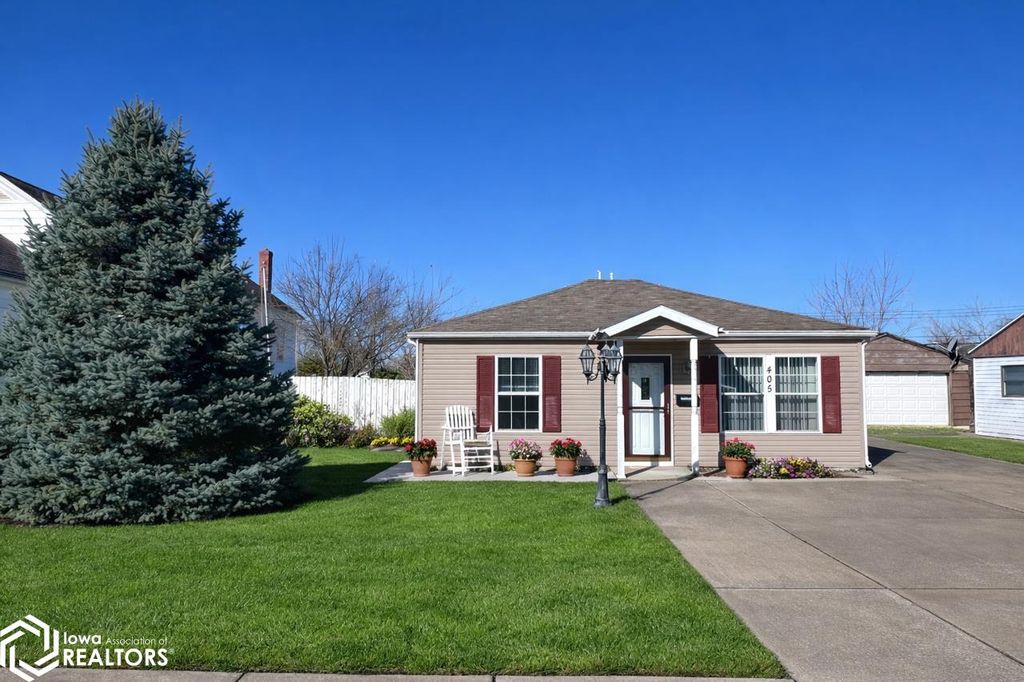 Photo of 405 Cottage Grove, West Burlington, IA 52655 (MLS # 6336310)