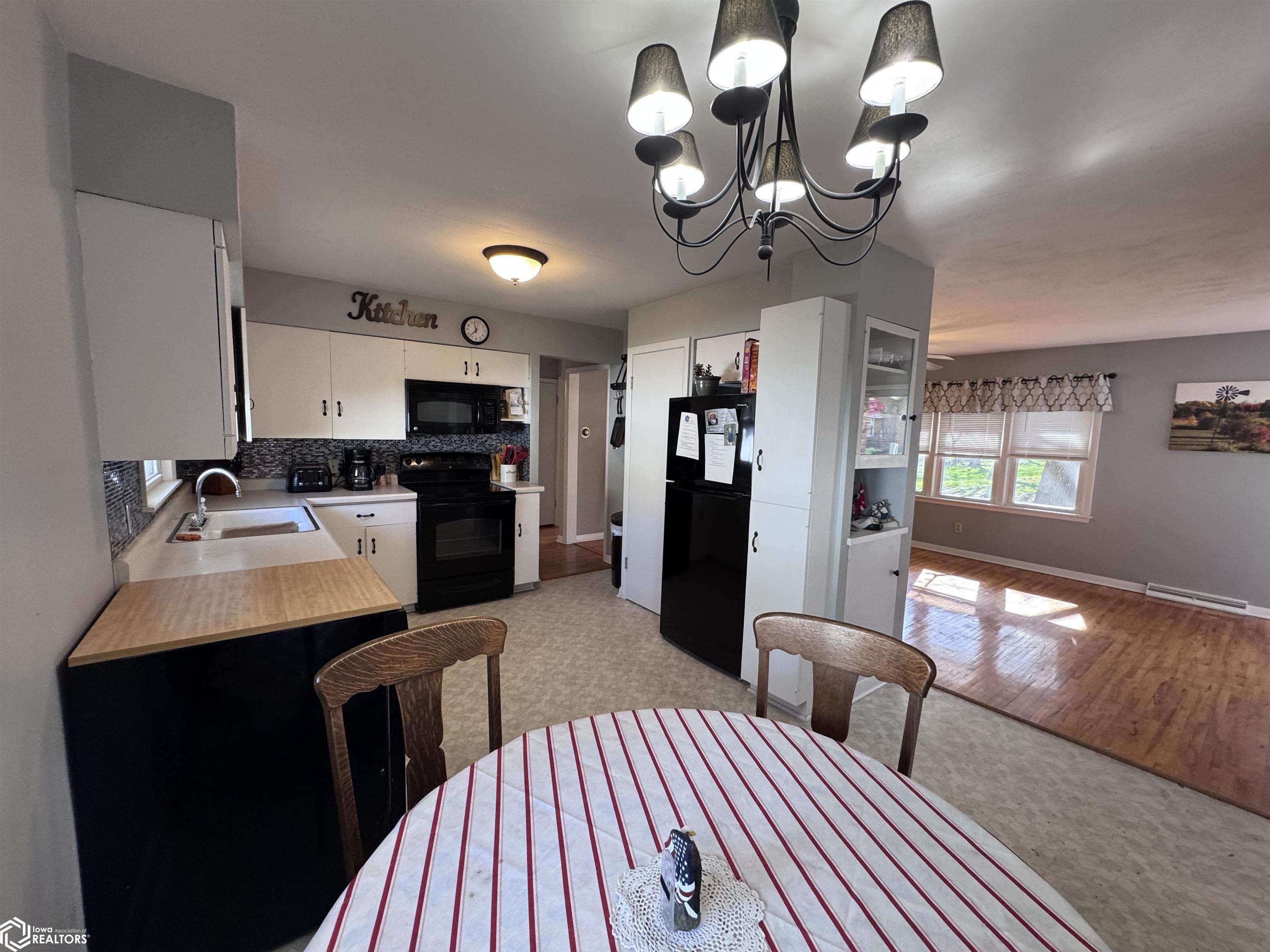 4303 Union Street