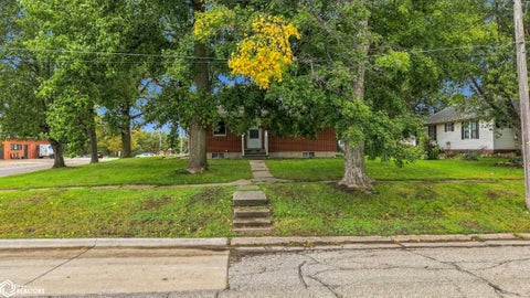 Tiny photo for 507 S Jackson Street, Mount Pleasant, IA 52641 (MLS # 6342963)