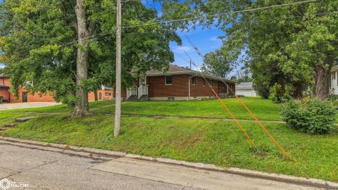 Tiny photo for 507 S Jackson Street, Mount Pleasant, IA 52641 (MLS # 6342963)