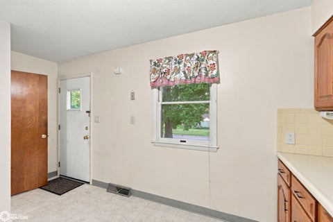 Tiny photo for 507 S Jackson Street, Mount Pleasant, IA 52641 (MLS # 6342963)