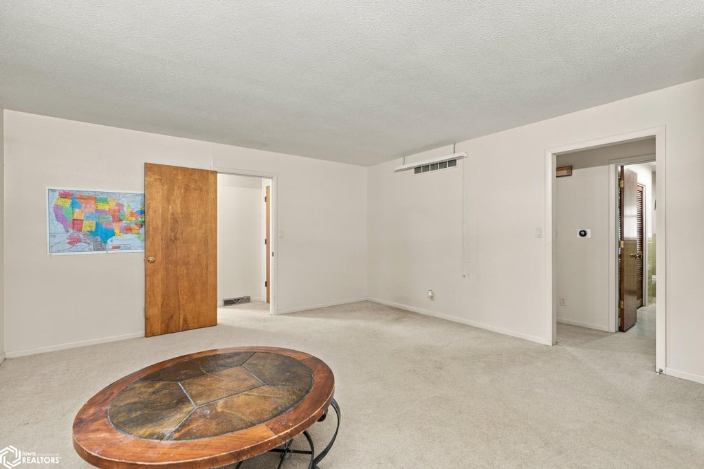 Photo of 507 S Jackson Street, Mount Pleasant, IA 52641 (MLS # 6342963)