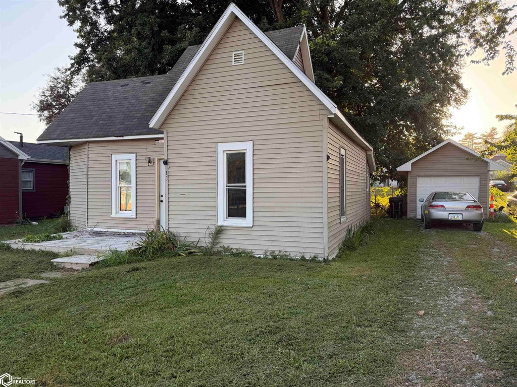 Photo of 413 S Milner Street, Ottumwa, IA 52501 (MLS # 6342380)
