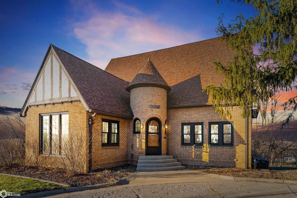 Photo of 509 Highland Drive, Marshalltown, IA 50158 (MLS # 6335438)