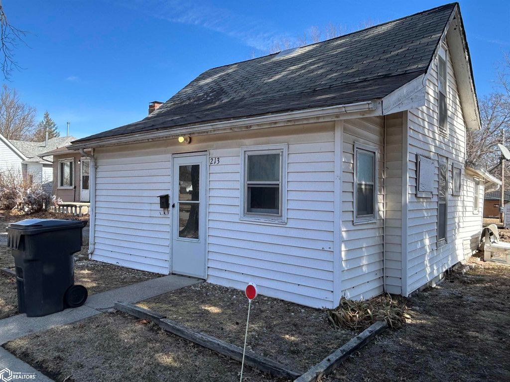 Photo of 213 N Maple Street, Lamoni, IA 50140 (MLS # 6335565)