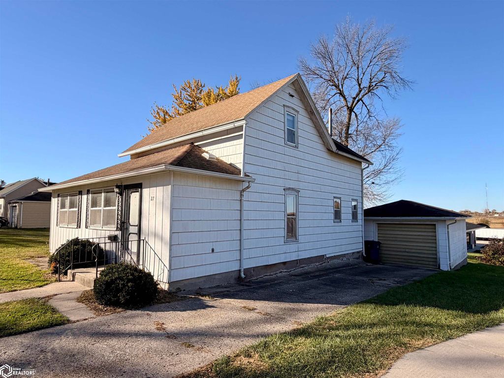 Photo of 27 Ann St, Manning, IA 51455 (MLS # 6333384)