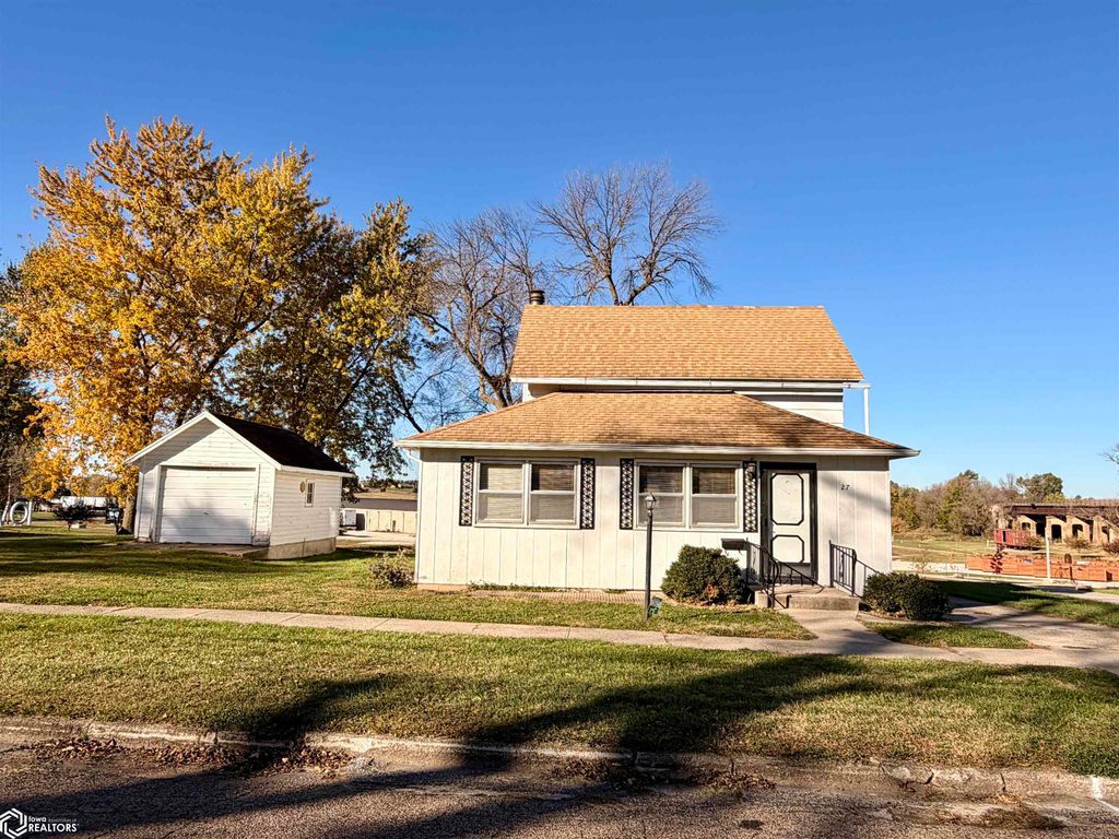 Photo of 27 Ann St, Manning, IA 51455 (MLS # 6333384)