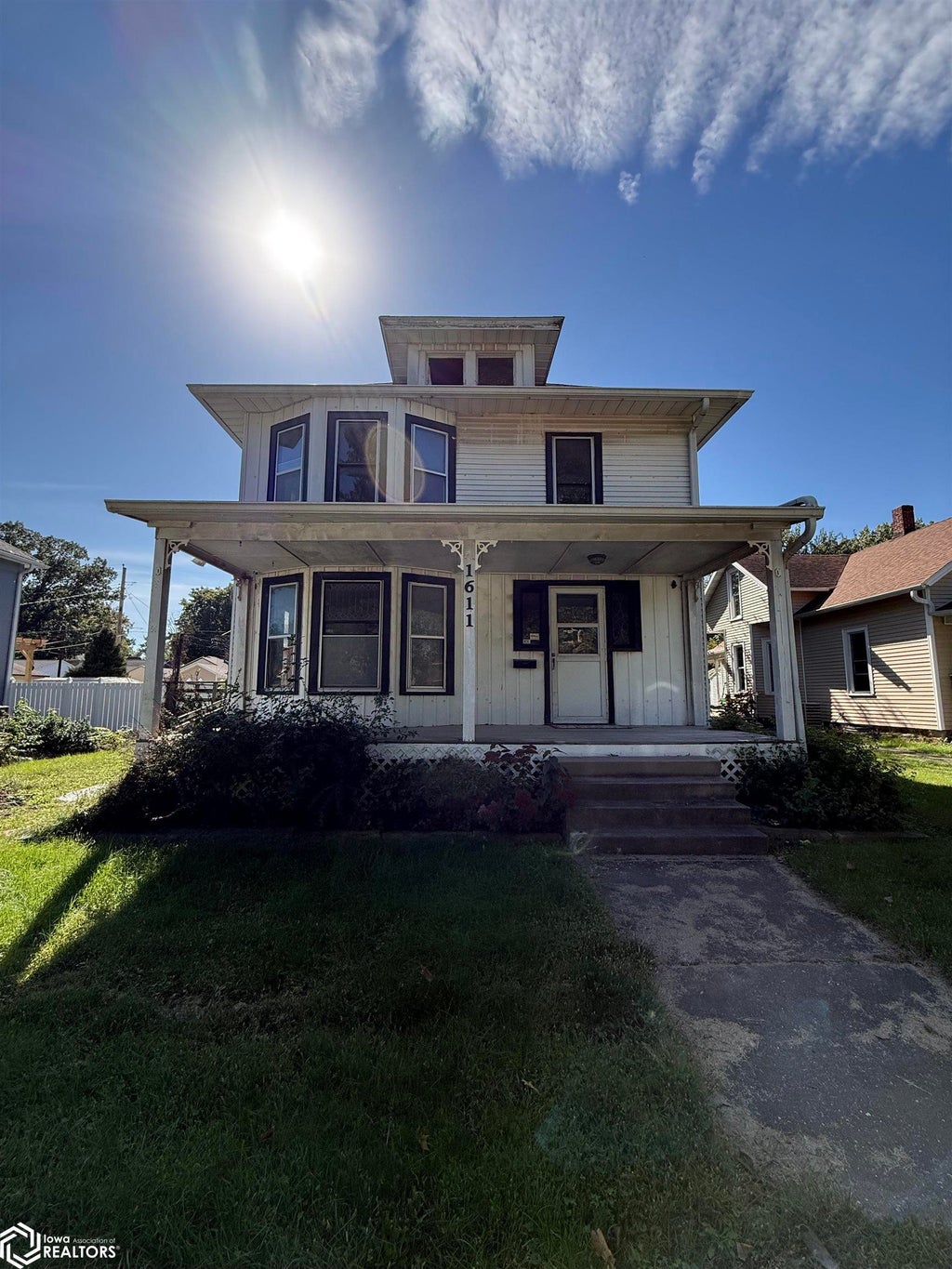 Photo of 1611 South Street, Burlington, IA 52601 (MLS # 6343523)