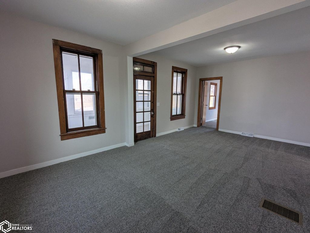 Photo of 1821 DIVISION Street, Burlington, IA 52601 (MLS # 6335016)