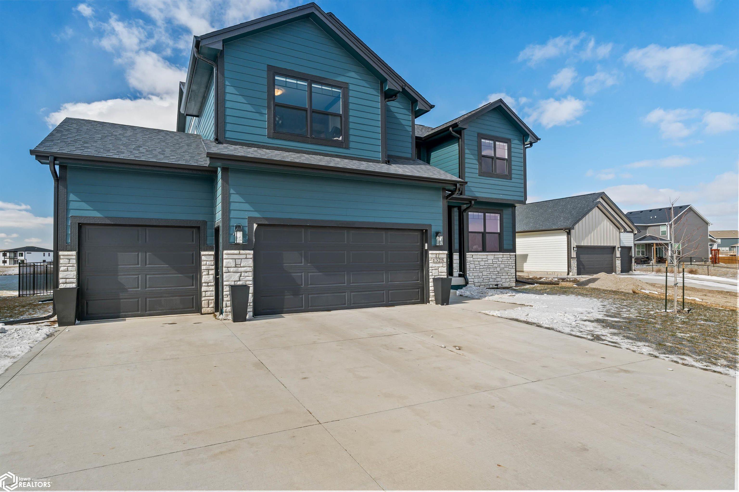 1325 NW Yorktown Drive