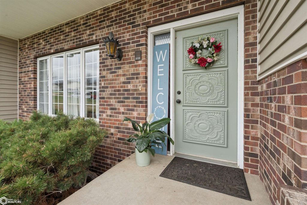 Photo of 611 S Adams St. Ct, Mount Pleasant, IA 52641 (MLS # 6336880)