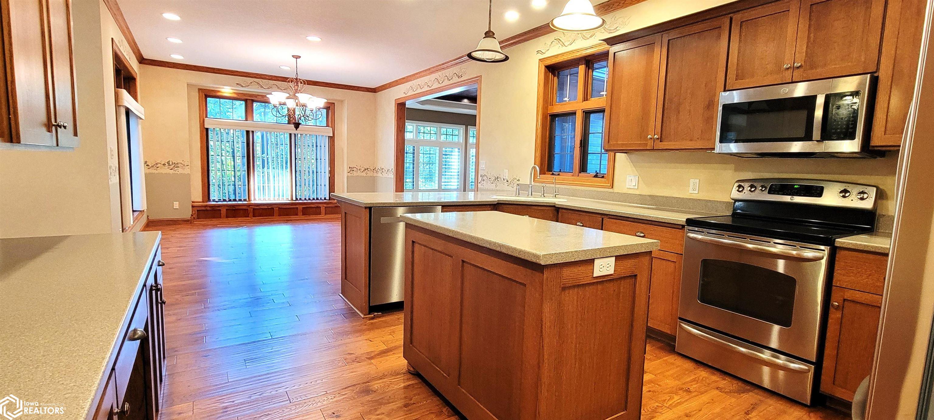 402 Timber Estates
