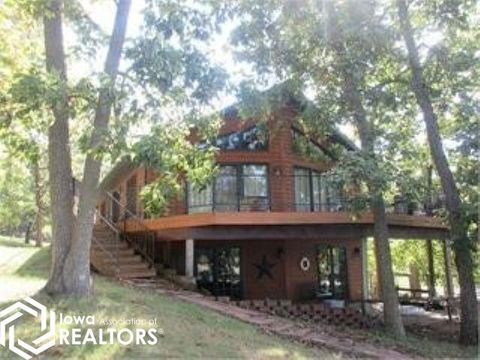 226 & 228 Center Point Drive Montezuma IA 50171