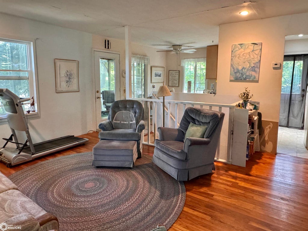 Photo of 703 N 3Rd Street, Fairfield, IA 52556 (MLS # 6342428)