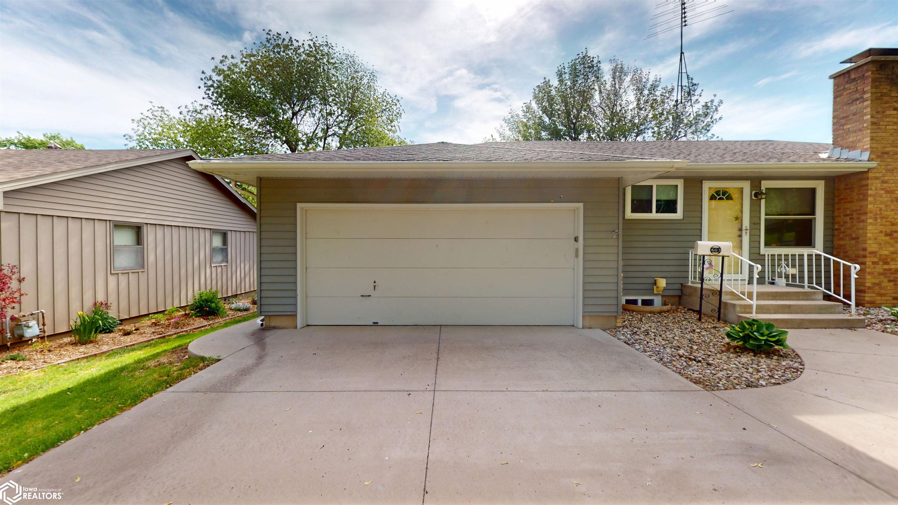 603 Fairlane Street