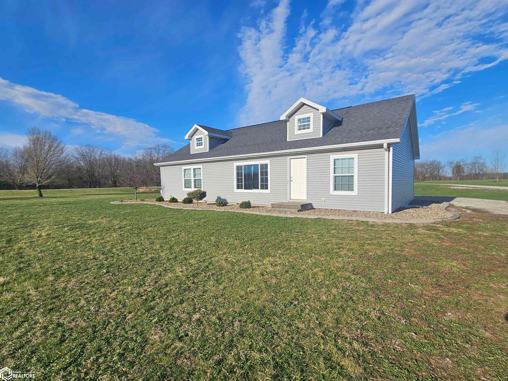Photo of 2825 New London Road, New London, IA 52645 (MLS # 6336714)
