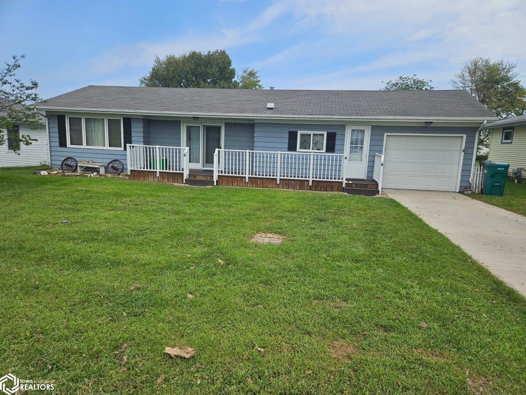 Photo of 103 E Kennedy St. ST, New London, IA 52645 (MLS # 6342054)