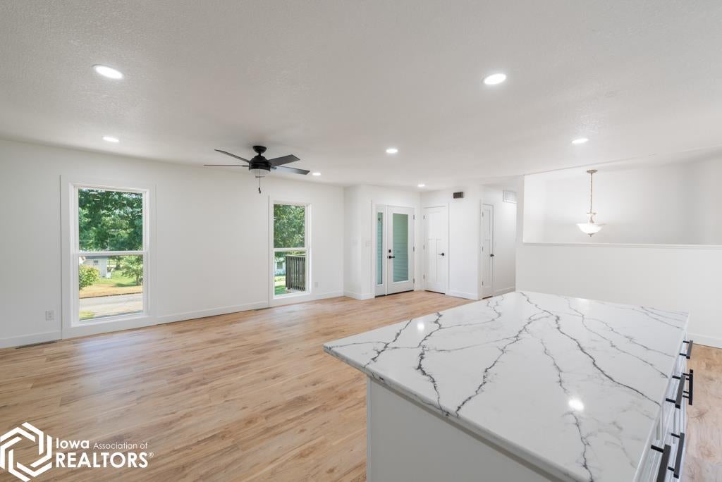1109 W Van Buren