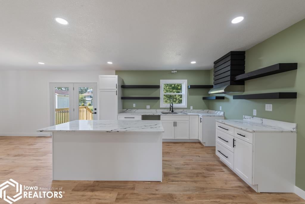 1109 W Van Buren