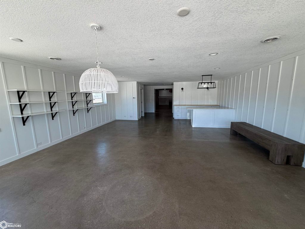 Photo of 936 E Us Highway 30, Carroll, IA 51401 (MLS # 6337139)