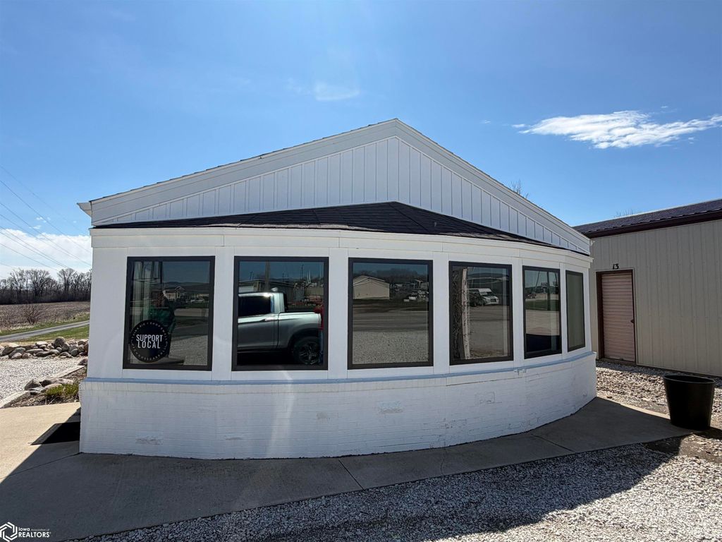 Photo of 936 E Us Highway 30, Carroll, IA 51401 (MLS # 6337139)