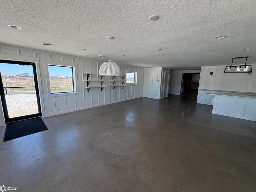 Photo of 936 E Us Highway 30, Carroll, IA 51401 (MLS # 6337139)