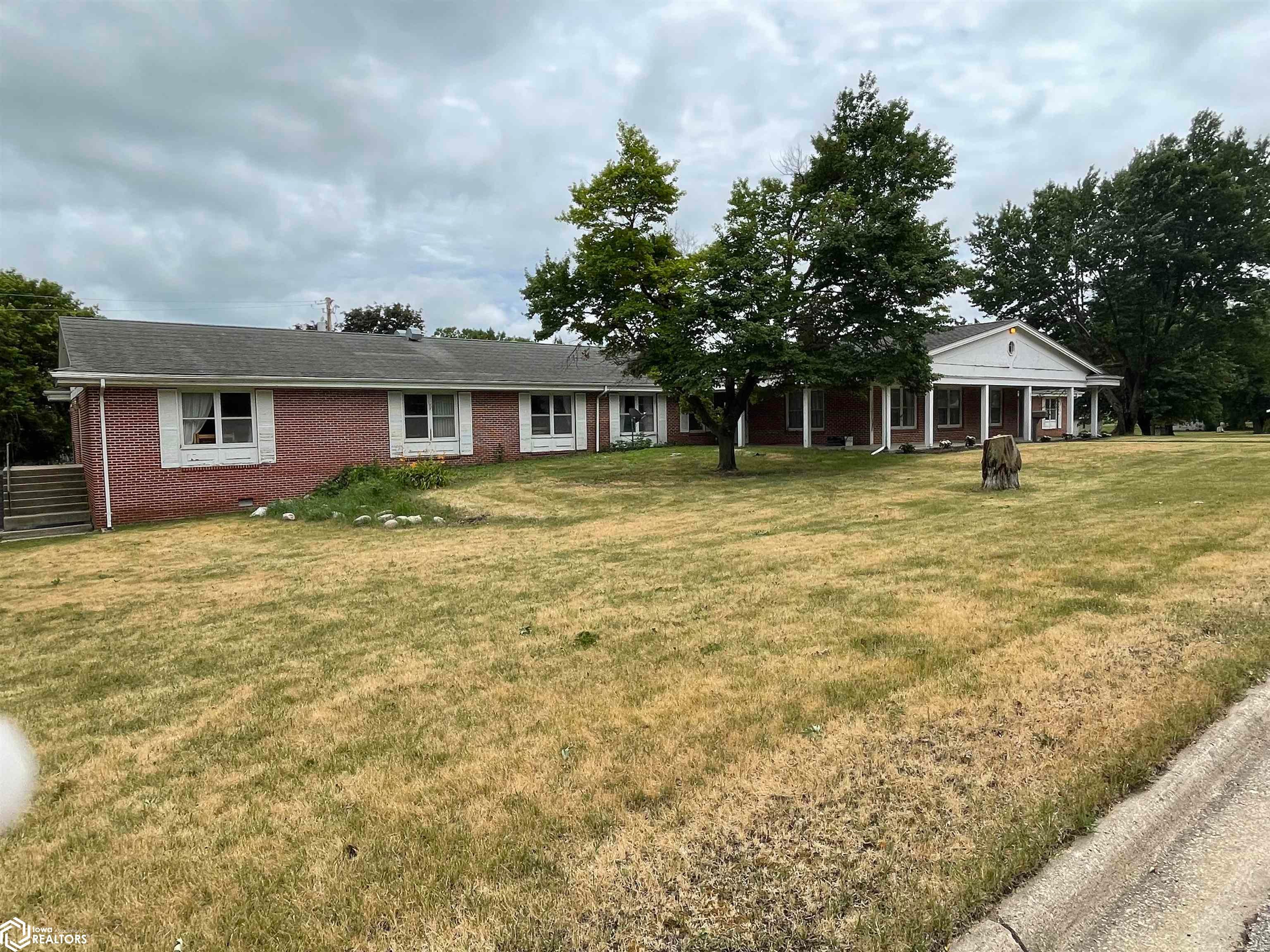 303 2Nd St, Rolfe, IA 50581