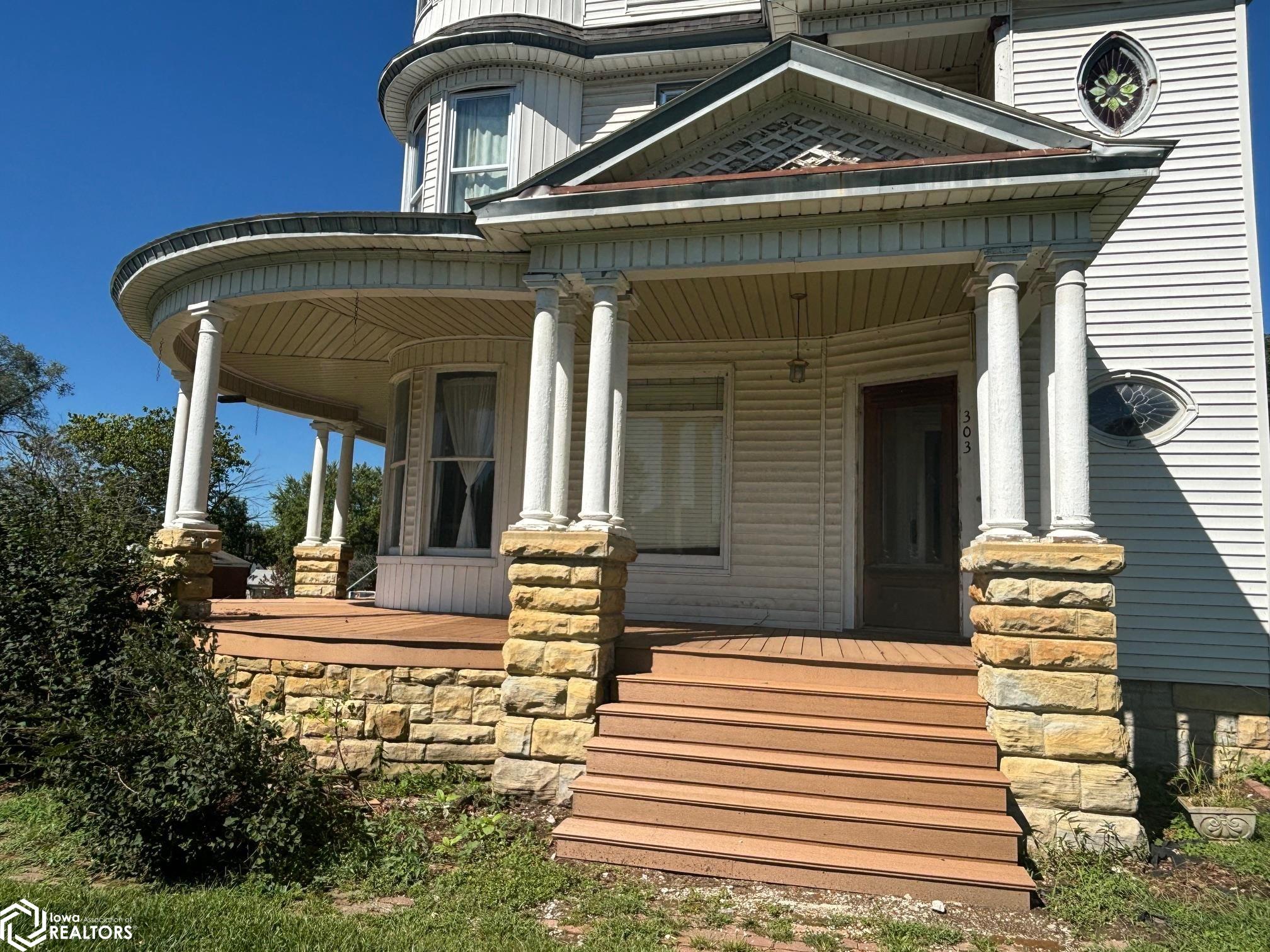303 Washington Street