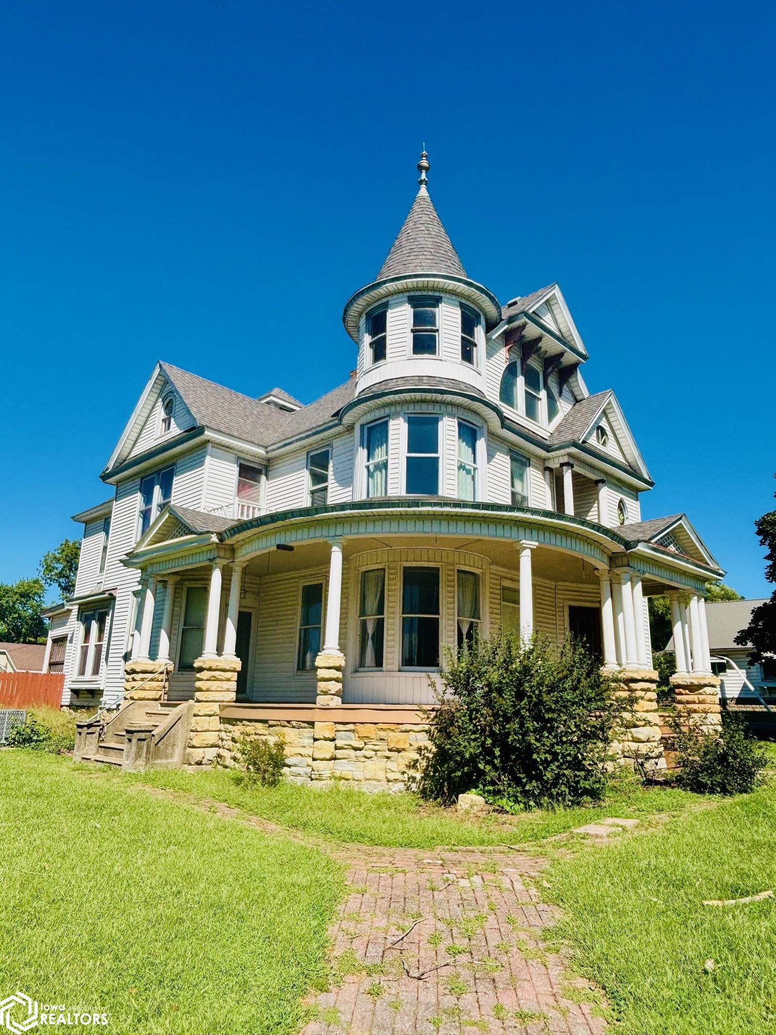 303 Washington Street