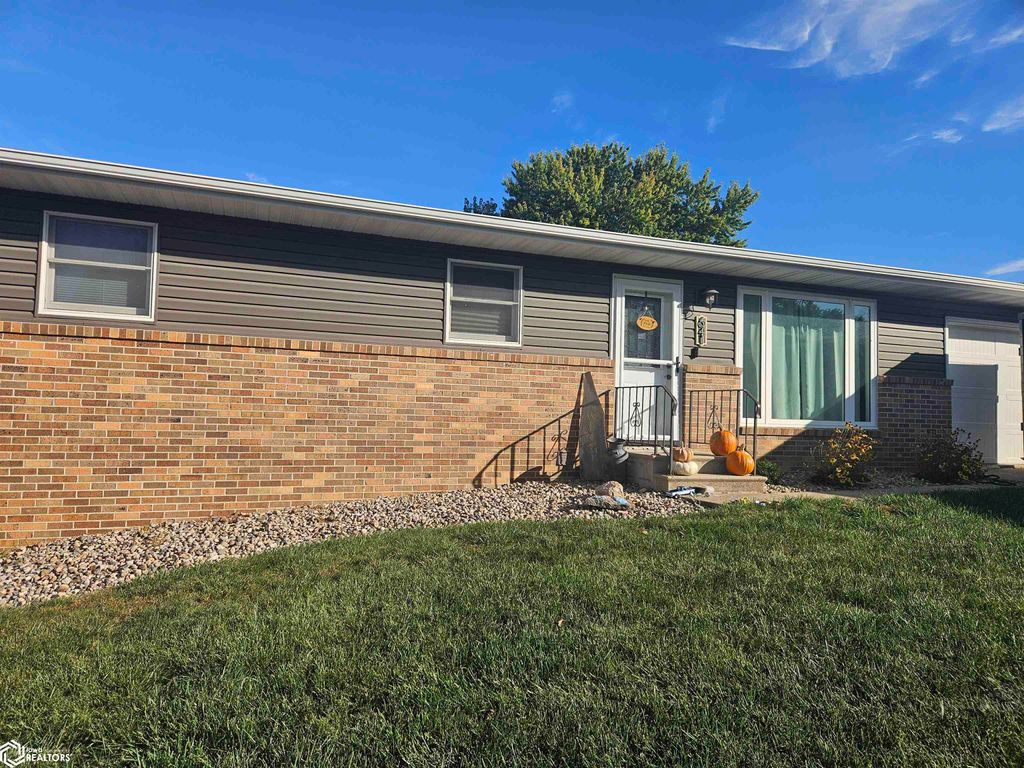 Photo of 641 Alta Vista Drive, Carroll, IA 51401 (MLS # 6333497)
