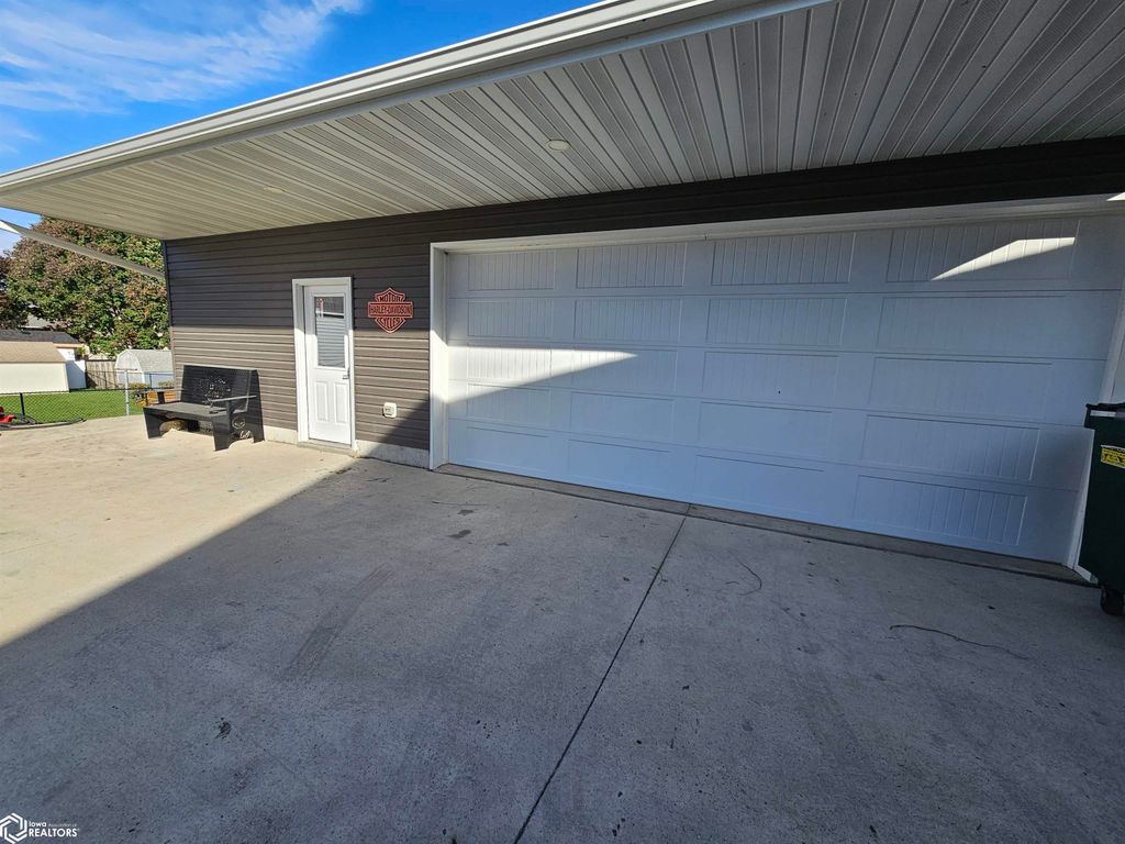 Photo of 641 Alta Vista Drive, Carroll, IA 51401 (MLS # 6333497)