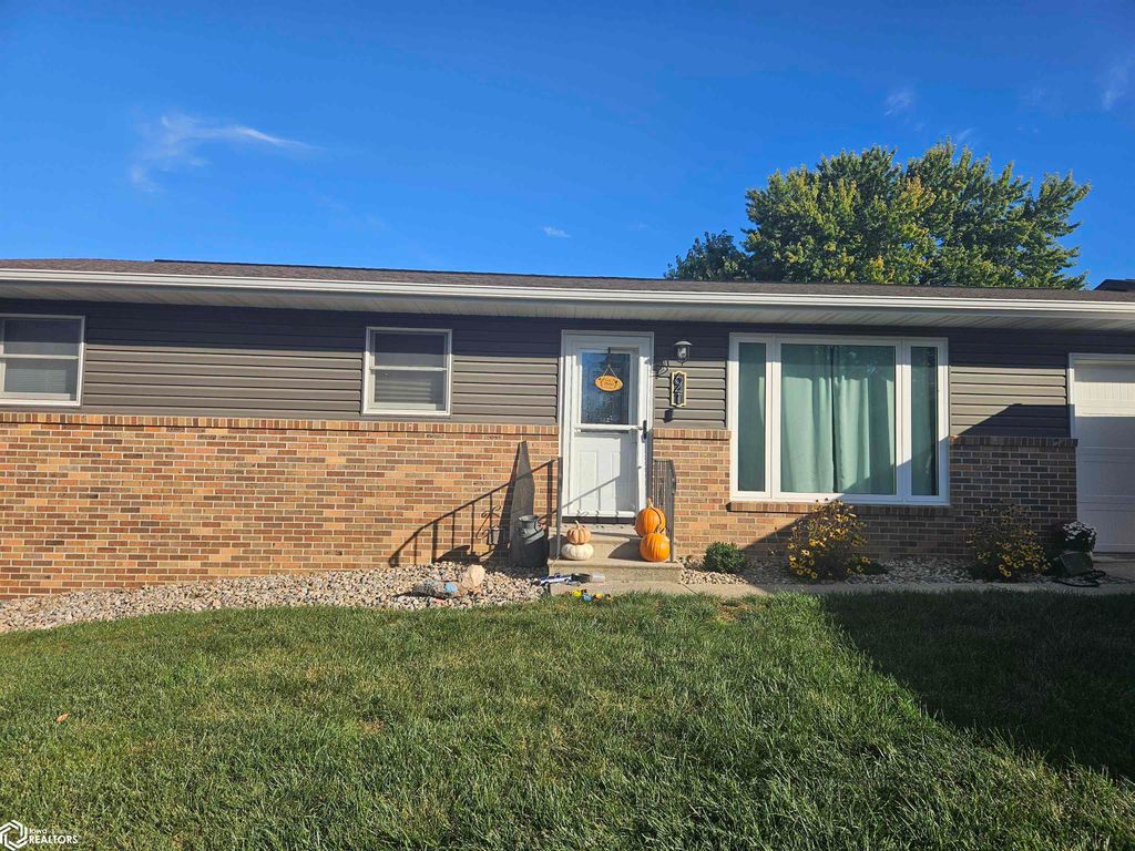 Photo of 641 Alta Vista Drive, Carroll, IA 51401 (MLS # 6333497)