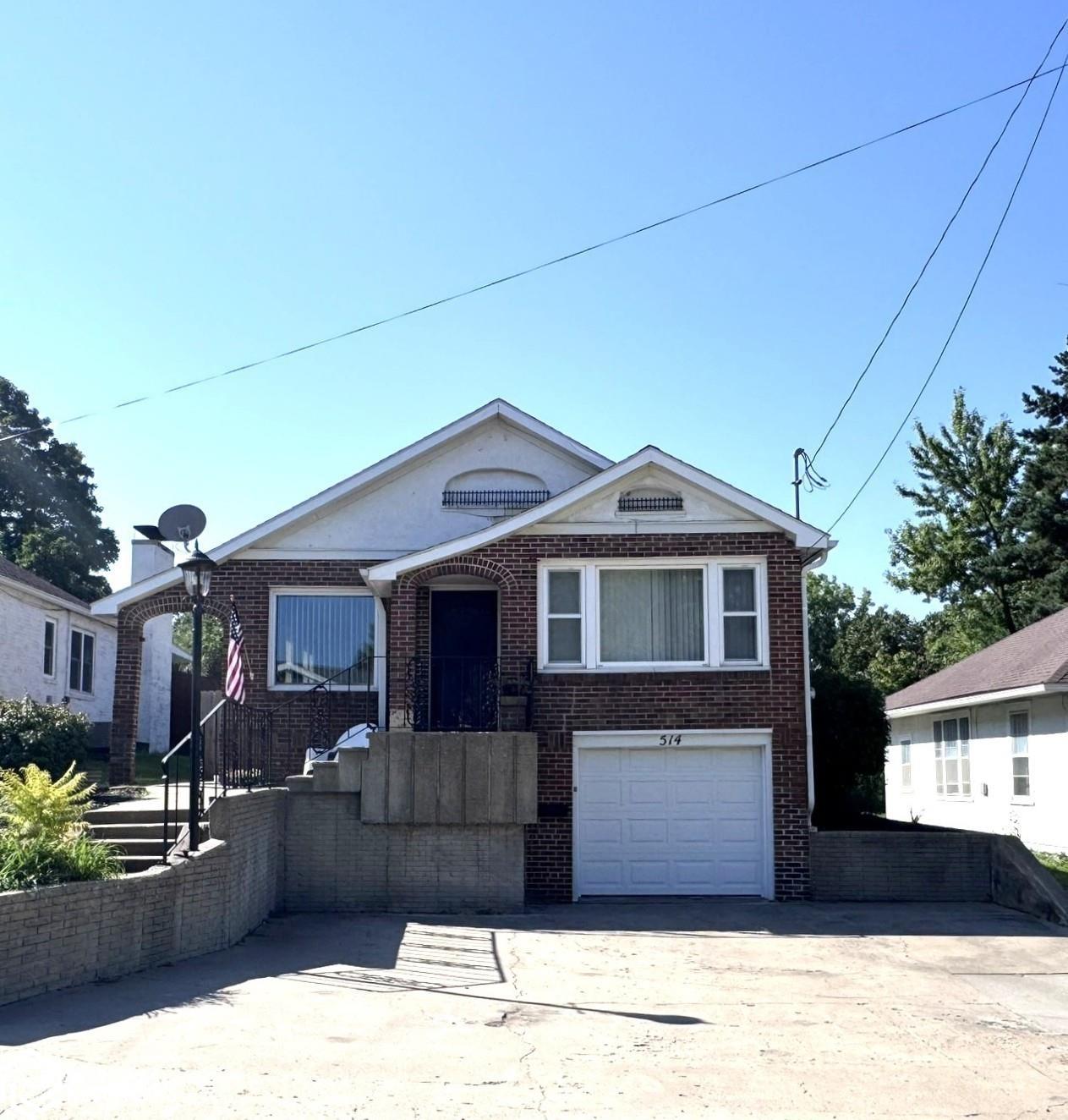 514 W Maple Street
