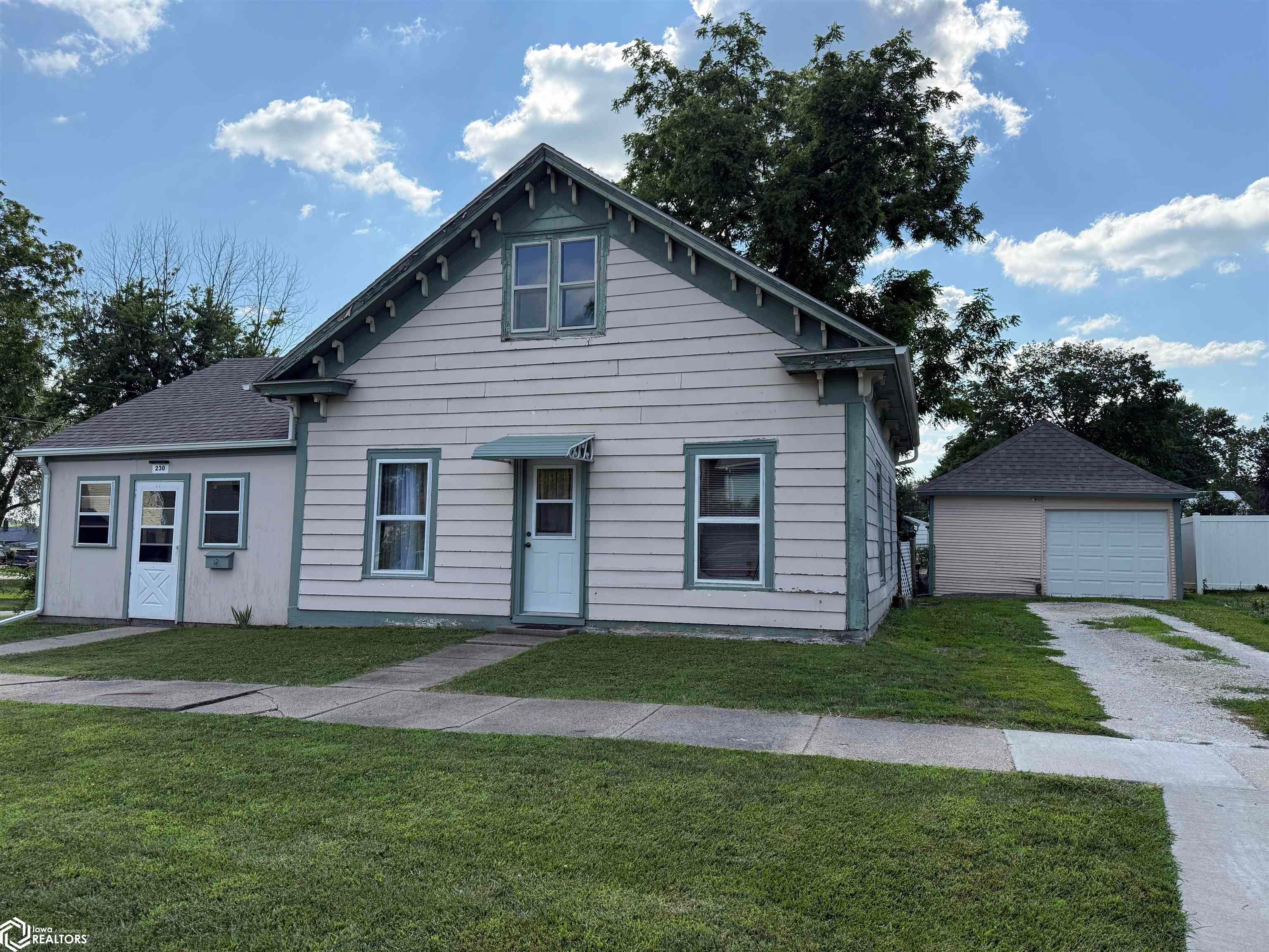 Photo 1 of 25 — 230 S Temple Street, Osceola, IA 50213