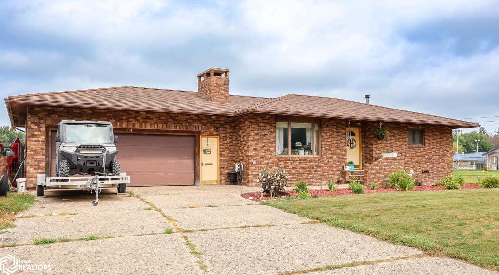 Photo of 701 NE 1st Street, Eagle Grove, IA 50533 (MLS # 6341365)