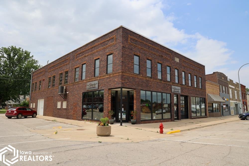 Photo 1 of 34 — 601 2nd St, Ida Grove, IA 51445