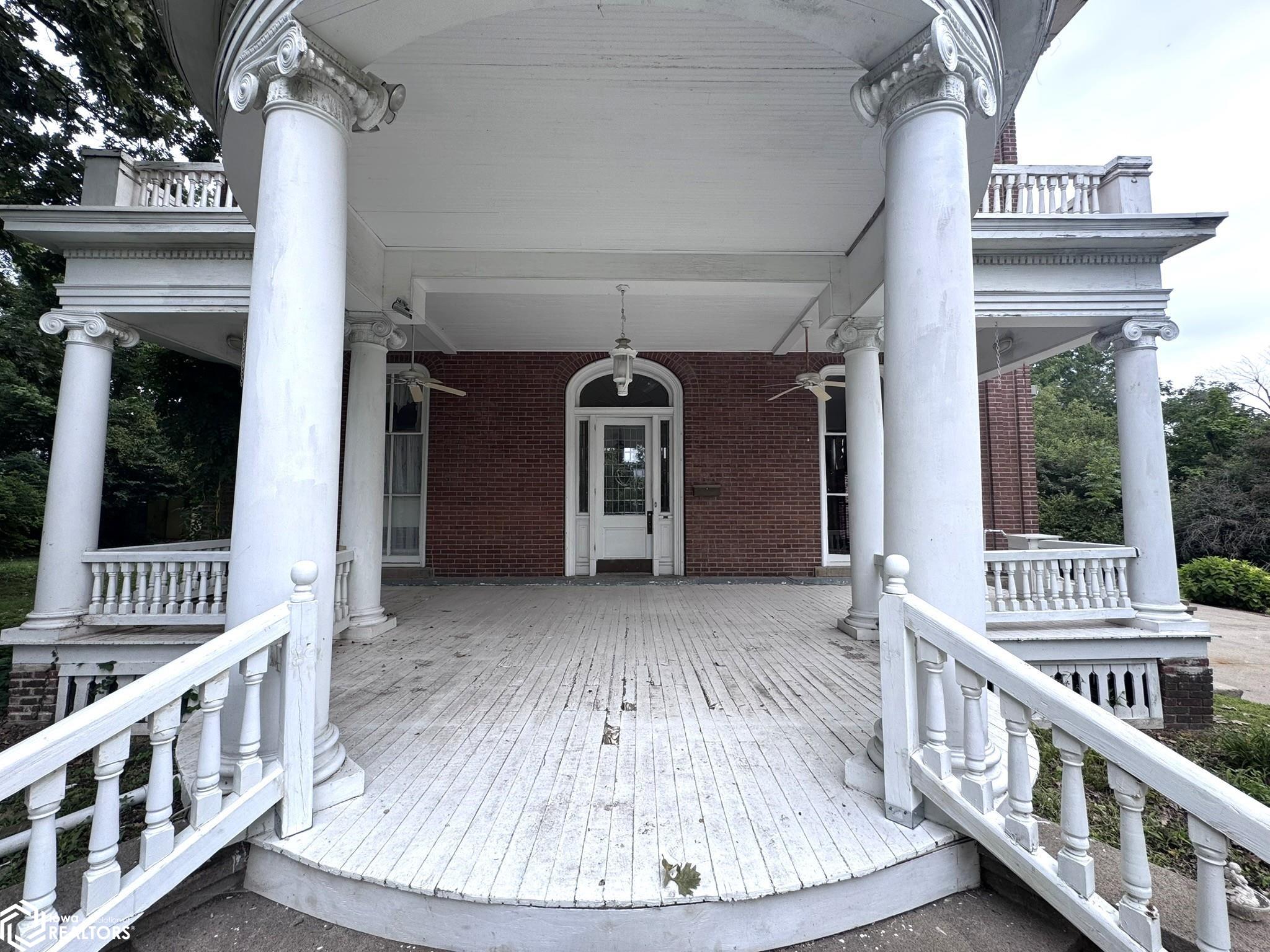 409 E Washington Street