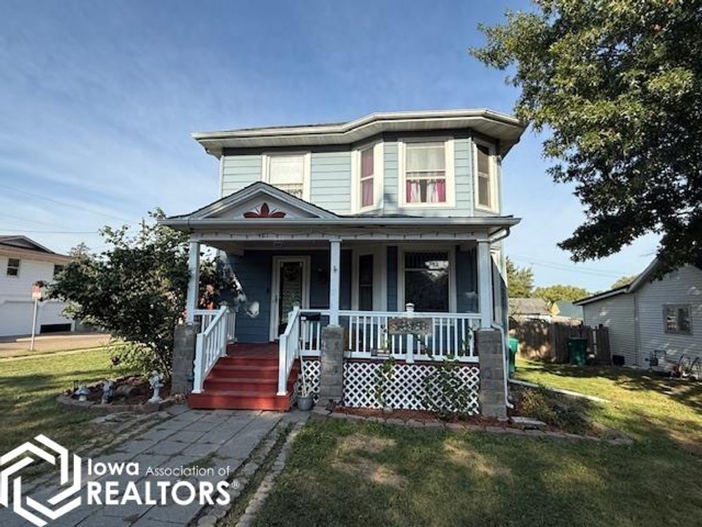 Photo of 401 N Walnut Street, New London, IA 52645 (MLS # 6331744)