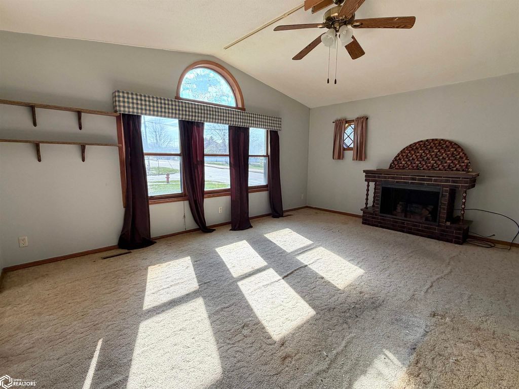 Photo of 1215 E 8th Street S, Newton, IA 50208 (MLS # 6337126)